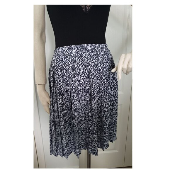 Vintage Stylist Pleated Navy and White Polka dot skirt with pockets - Picture 5 of 11